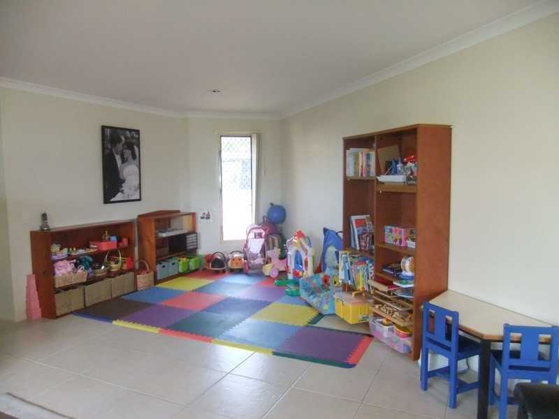 1 Jeana Close, Boyne Island QLD 4680