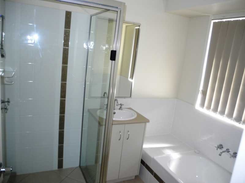 31 Golf View Drive, Boyne Island QLD 4680