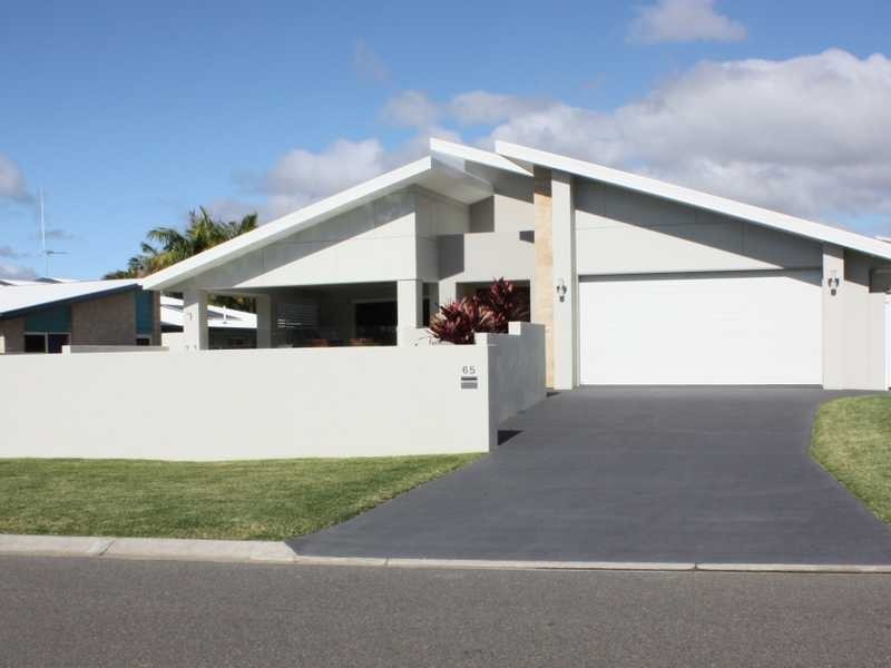 65 The Oaks Road, Tannum Sands QLD 4680