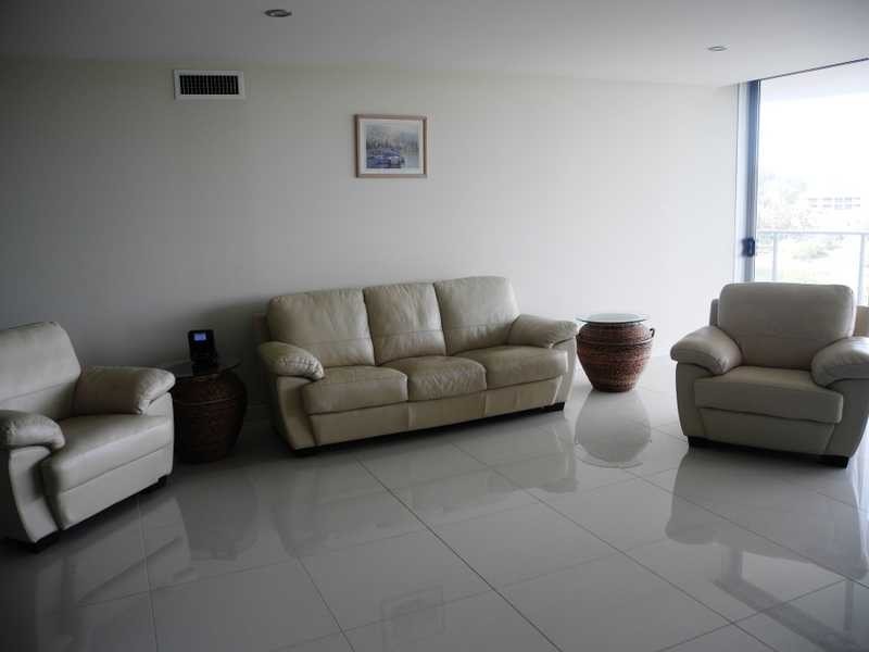 17/2 The Promenade, Boyne Island QLD 4680