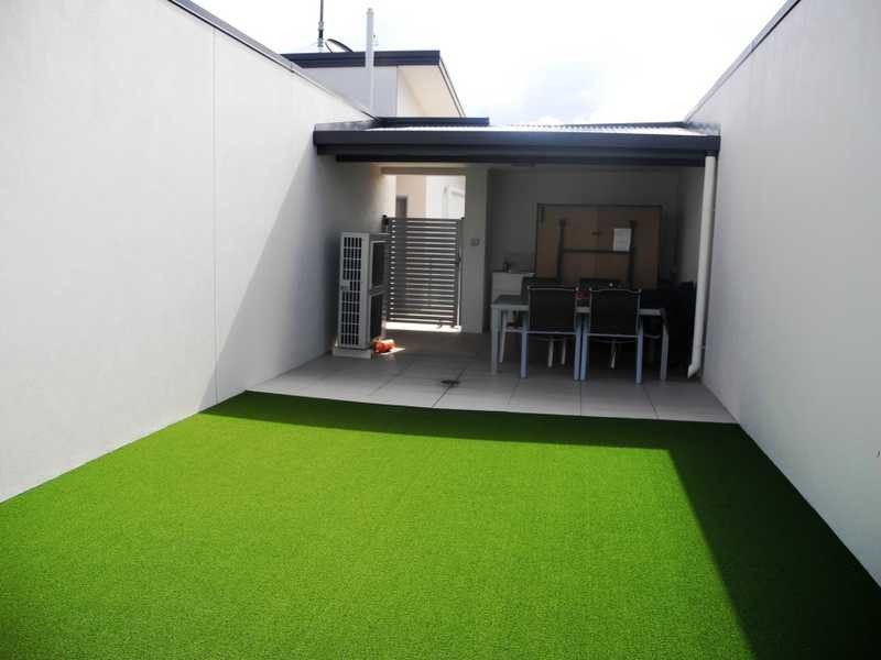 17/2 The Promenade, Boyne Island QLD 4680