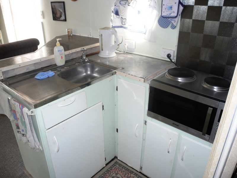 32 Queen Street, Boyne Island QLD 4680