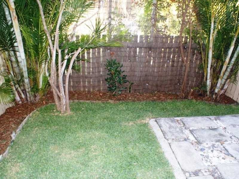 Unit/2/6 Hampton Drive, Tannum Sands QLD 4680