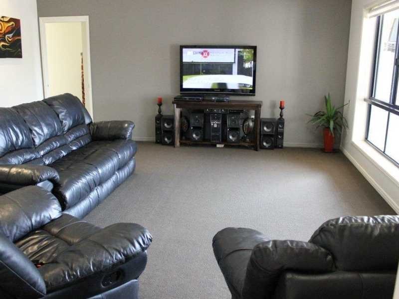 8 Riverside Drive, Tannum Sands QLD 4680