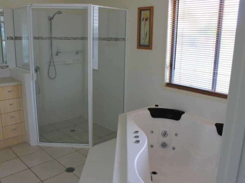 8 Riverside Drive, Tannum Sands QLD 4680