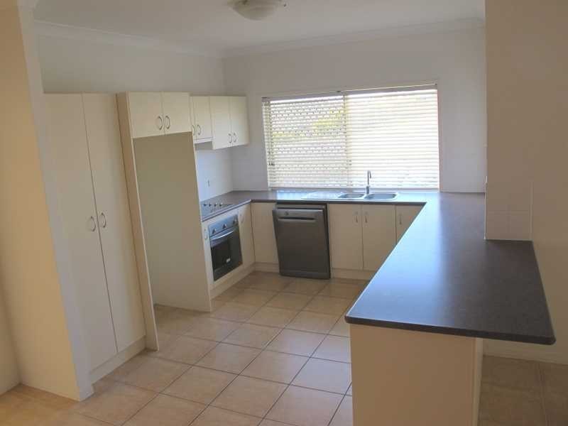 1 Viewpoint Way, New Auckland QLD 4680