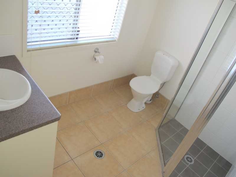 1 Viewpoint Way, New Auckland QLD 4680