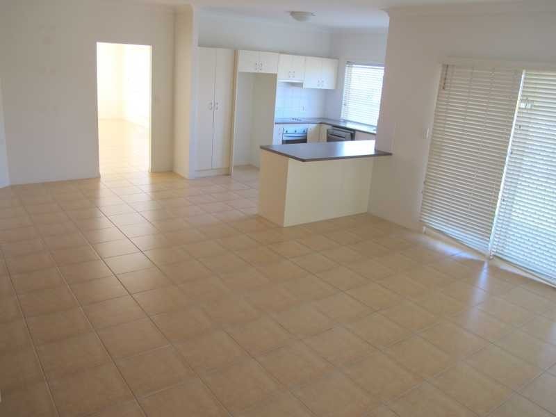 1 Viewpoint Way, New Auckland QLD 4680