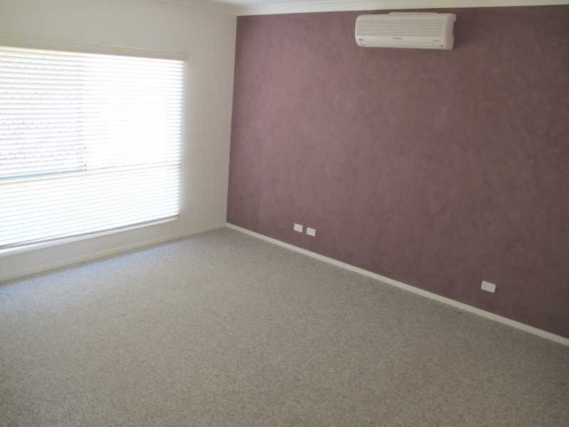 1 Viewpoint Way, New Auckland QLD 4680