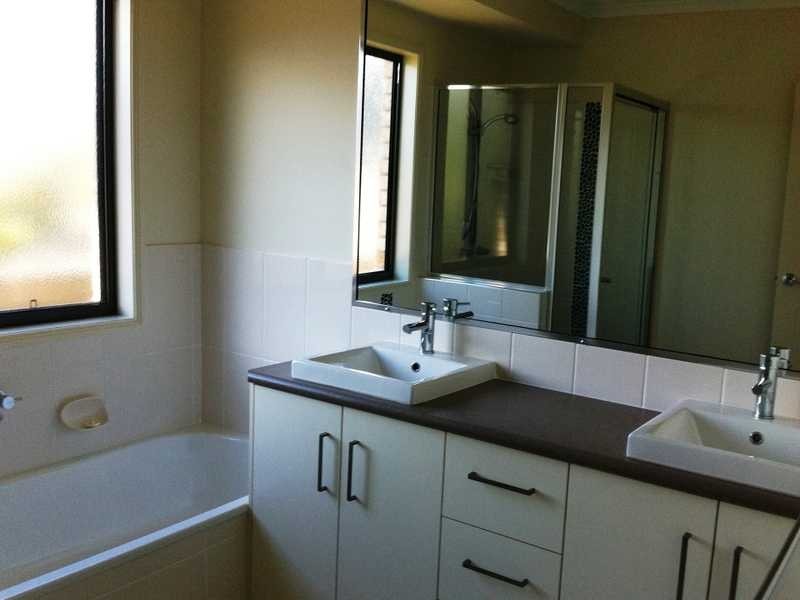 18 Melanie Court, Boyne Island QLD 4680