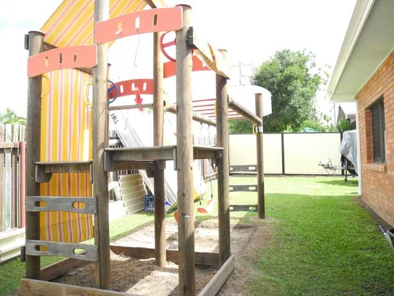 1 Swains Court, Boyne Island QLD 4680