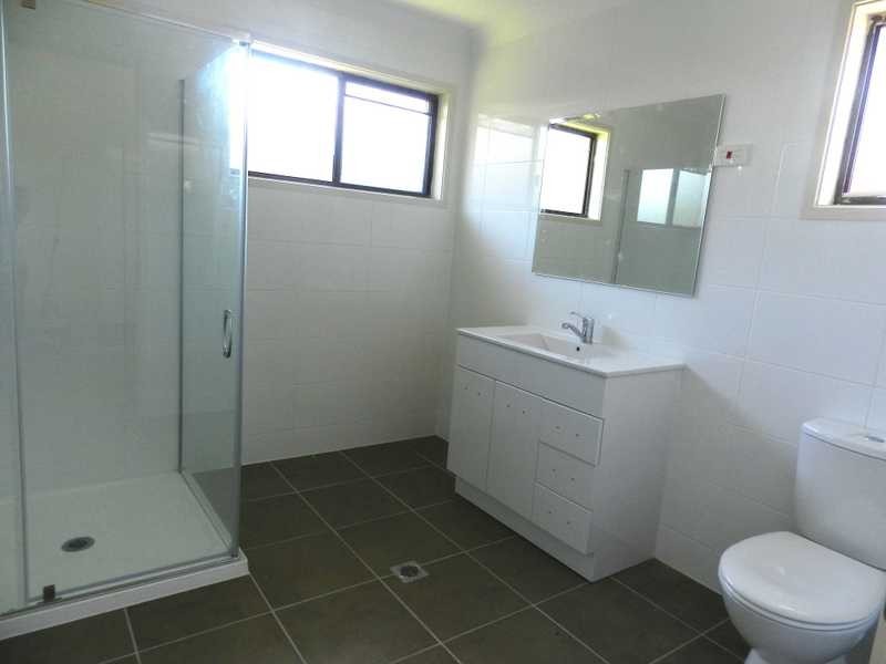 16 Hickman Street, Bororen QLD 4678