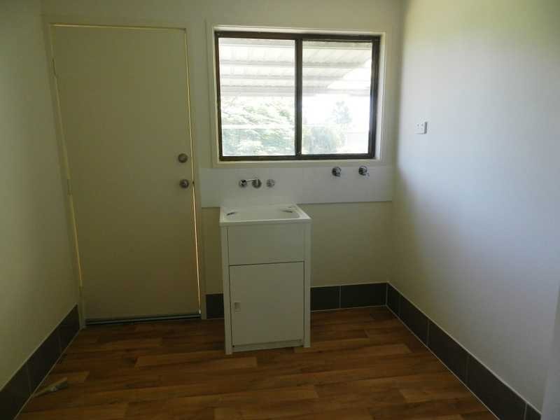 16 Hickman Street, Bororen QLD 4678