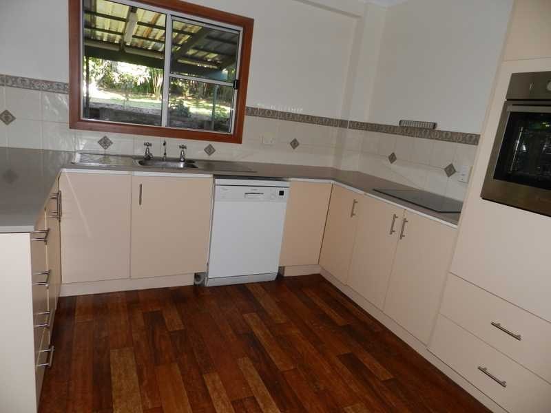 9 Brin Street, Boyne Island QLD 4680