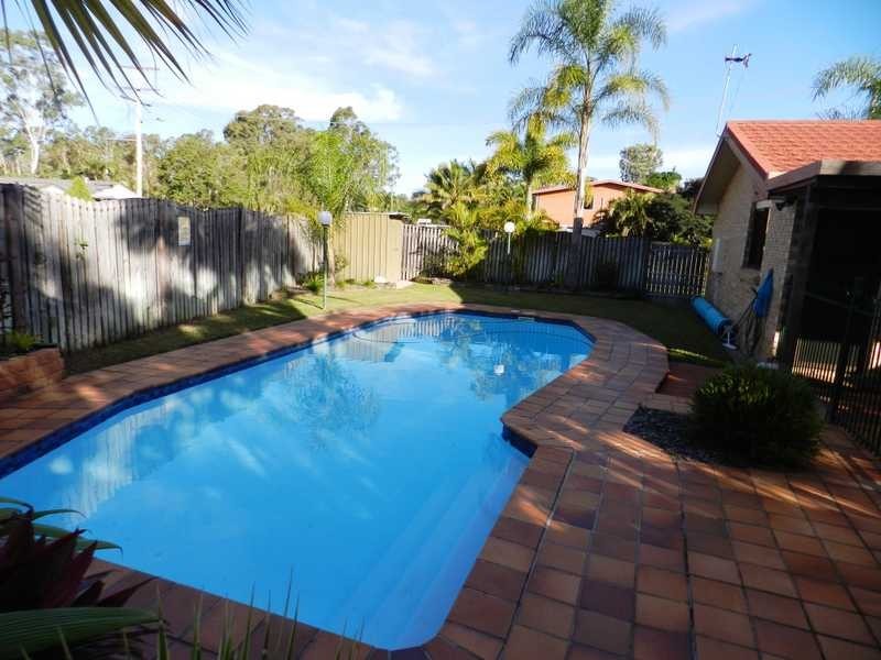 2 Andrew Court, Boyne Island QLD 4680
