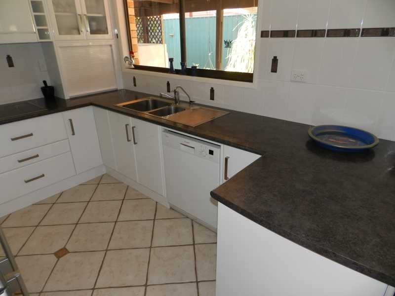 2 Andrew Court, Boyne Island QLD 4680