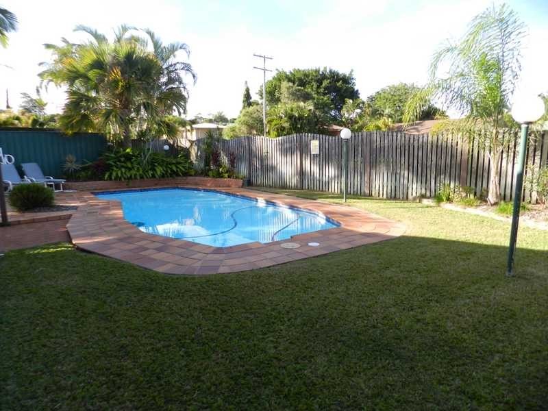 2 Andrew Court, Boyne Island QLD 4680