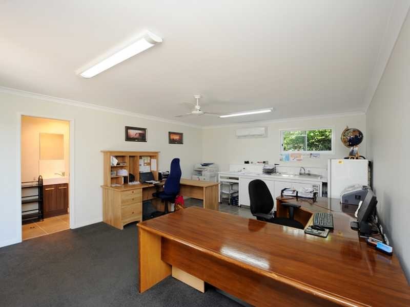 31 McLeod Street, Boyne Island QLD 4680