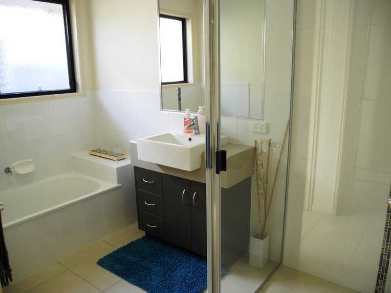 15 Jeana Close, Boyne Island QLD 4680