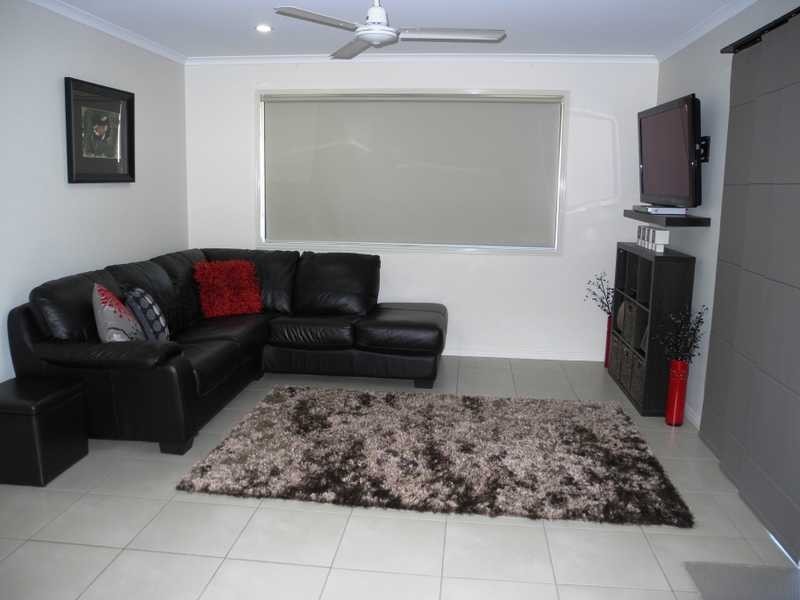 15 Jeana Close, Boyne Island QLD 4680