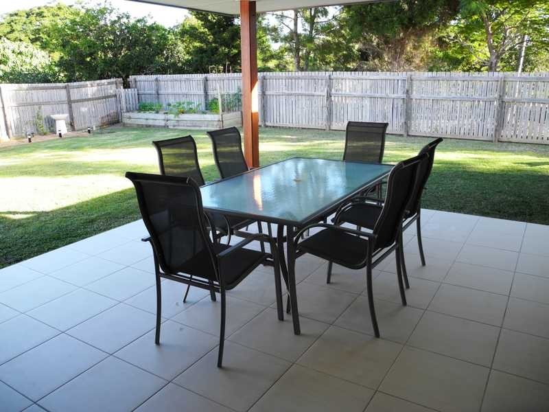 15 Jeana Close, Boyne Island QLD 4680