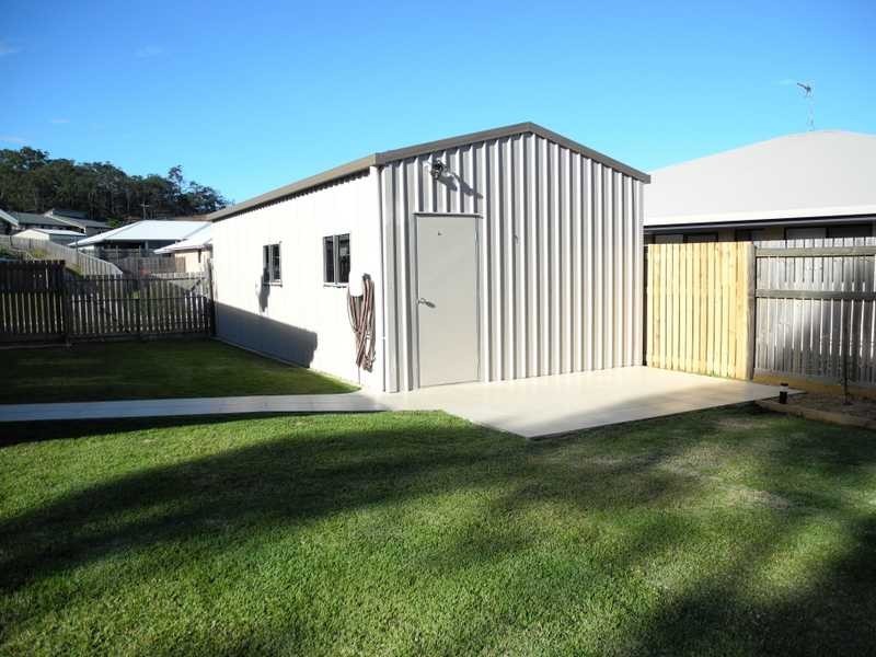 15 Jeana Close, Boyne Island QLD 4680