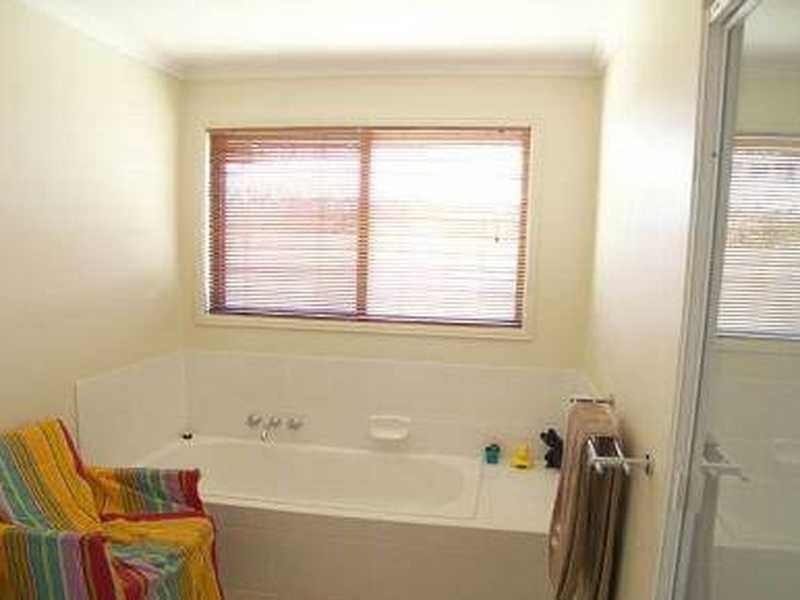 Unit 1/12 GOLF VIEW DRIVE, Boyne Island QLD 4680