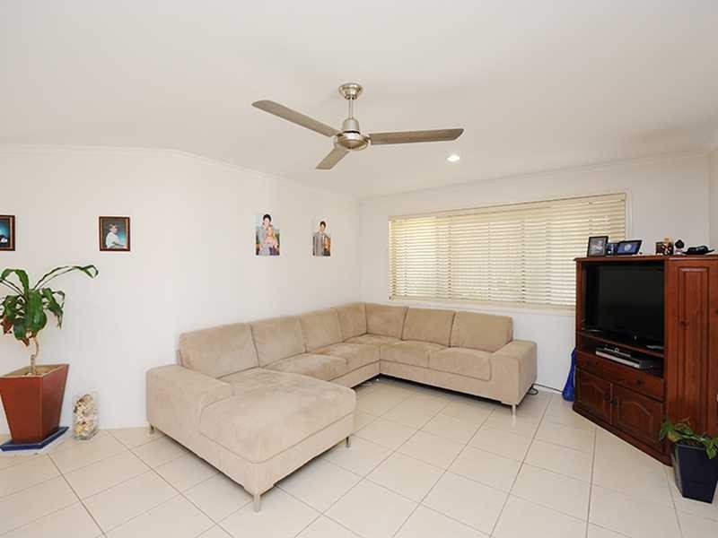 12 STELLA STREET, Boyne Island QLD 4680