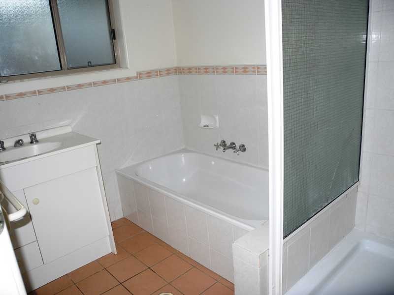 9 Polmaise Street, Boyne Island QLD 4680