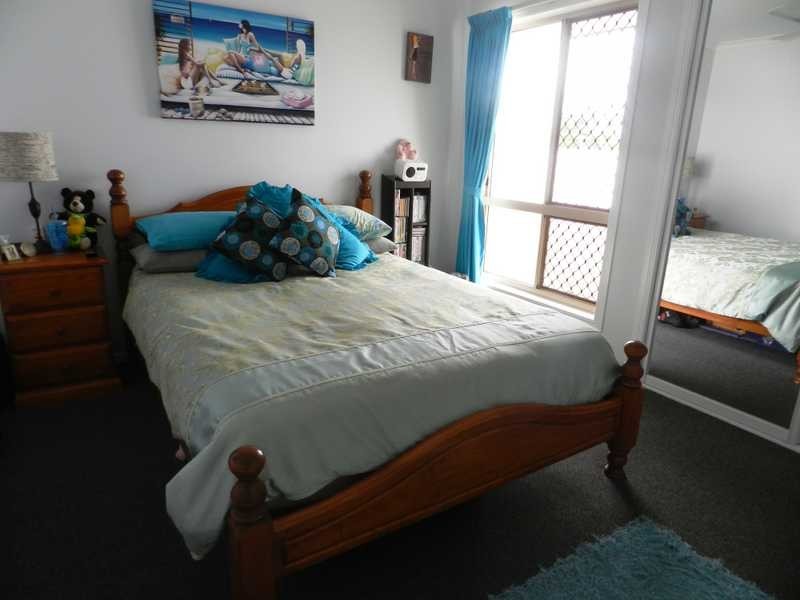 19 Valley Way, Boyne Island QLD 4680