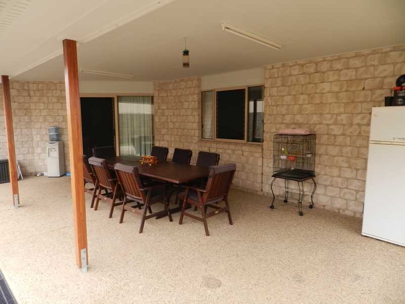 19 Valley Way, Boyne Island QLD 4680