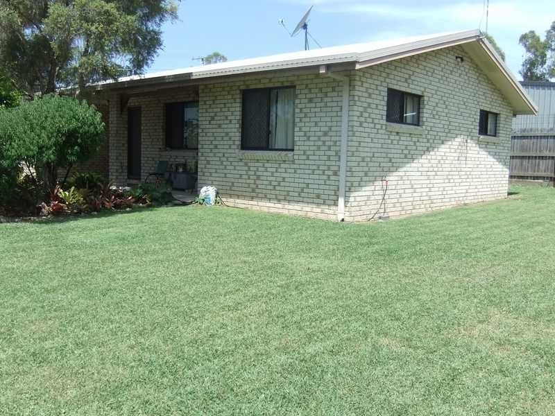 33 Centenary Drive, Boyne Island QLD 4680
