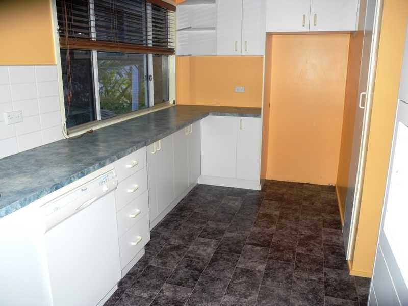 2 Amaroo Street, Boyne Island QLD 4680