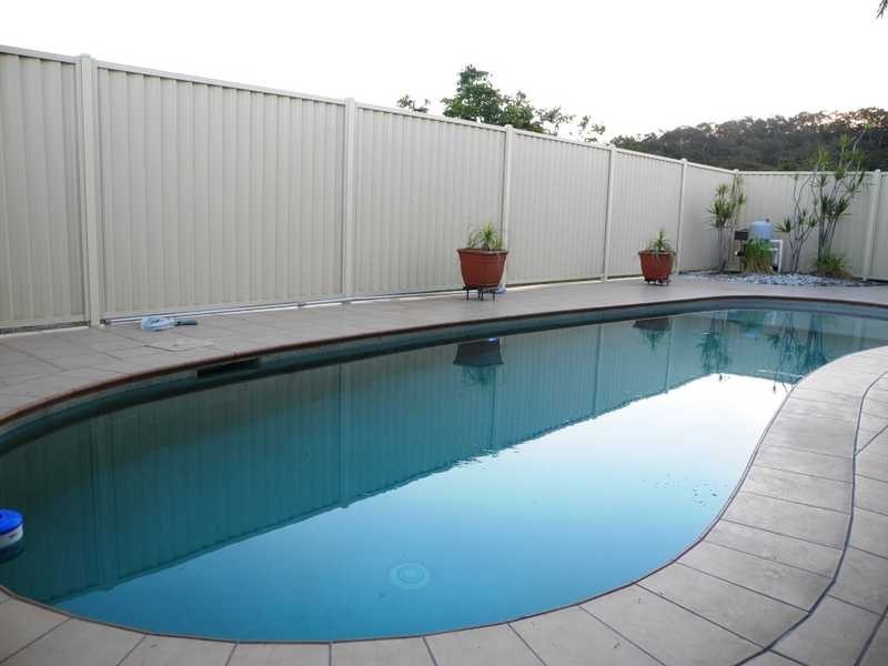 23 Curtis Avenue, Boyne Island QLD 4680