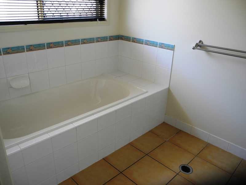 4 Riverside Drive, Tannum Sands QLD 4680