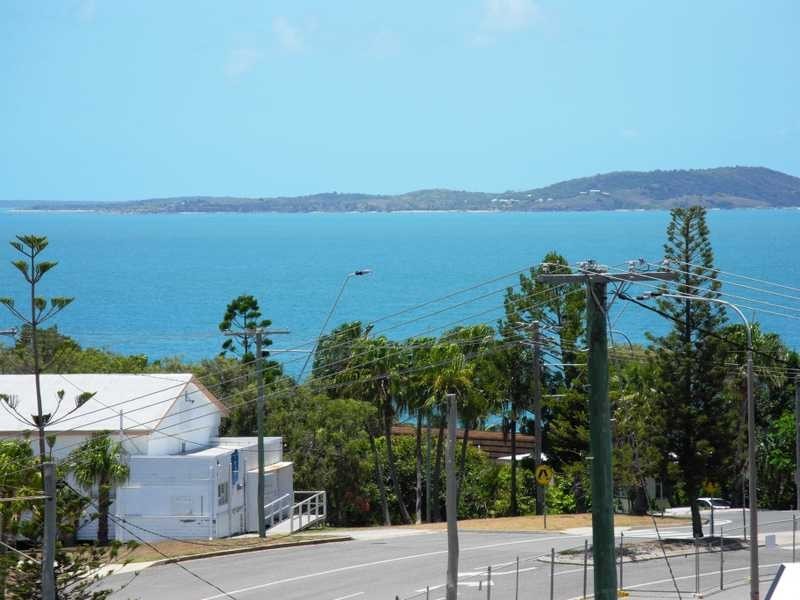 11 Pacific Ave, Tannum Sands QLD 4680