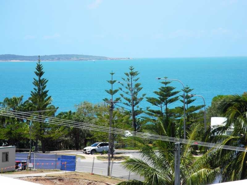 11 Pacific Ave, Tannum Sands QLD 4680