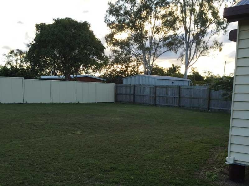 17 Dougall Street, Bororen QLD 4678