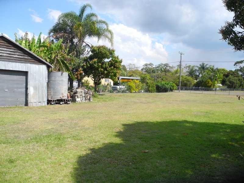 15 Dougall Street, Bororen QLD 4678