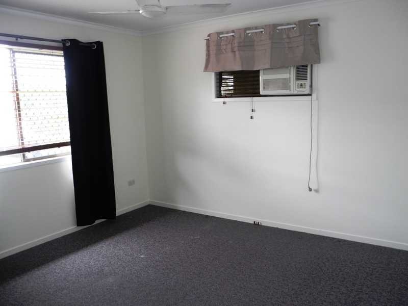 5 Marina Avenue, Boyne Island QLD 4680