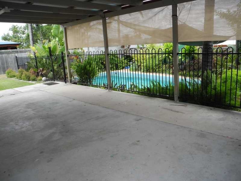 5 Marina Avenue, Boyne Island QLD 4680