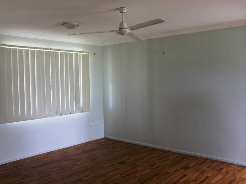 12 Hickman Street, Bororen QLD 4678