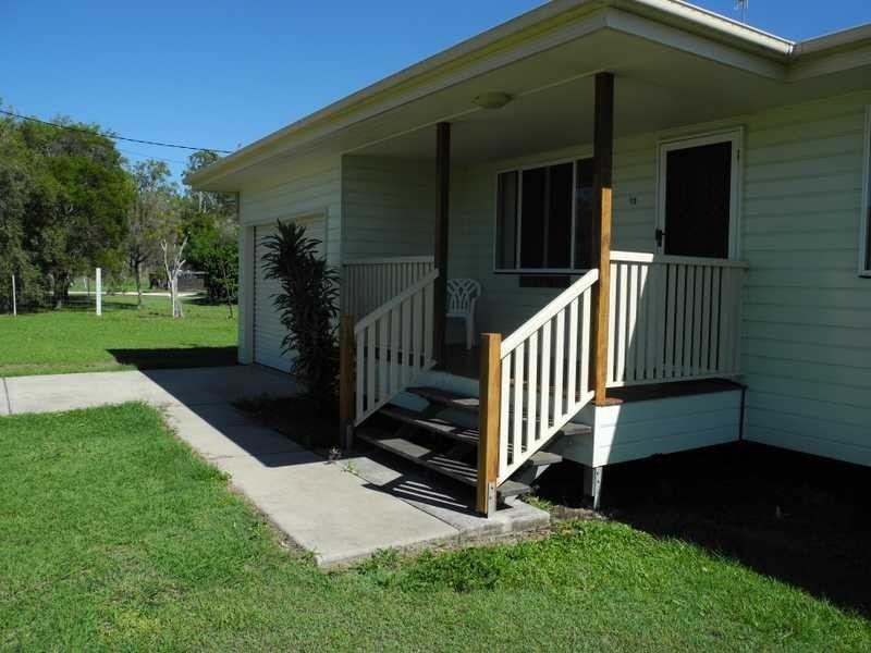 12 Hickman Street, Bororen QLD 4678