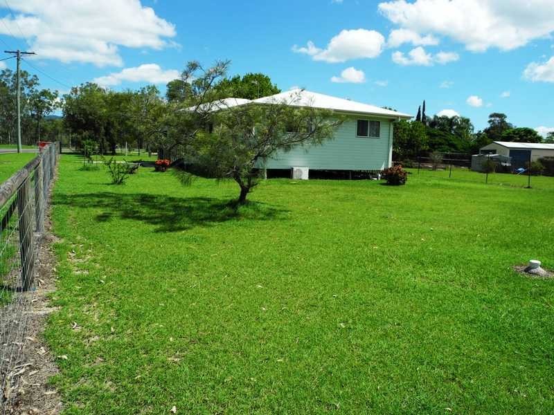 12 Hickman Street, Bororen QLD 4678
