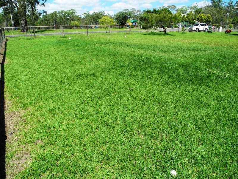12 Hickman Street, Bororen QLD 4678