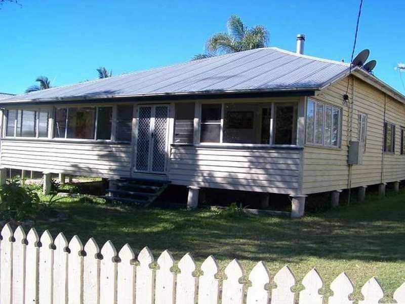 18 Kent Street, Bororen QLD 4678