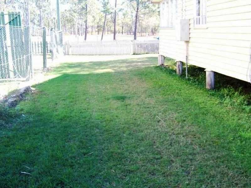 18 Kent Street, Bororen QLD 4678