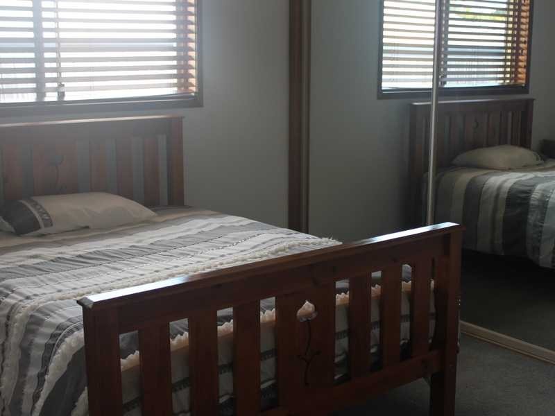 6 Kirrang Place, Boyne Island QLD 4680