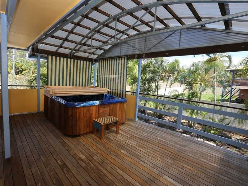 32 Centenary Drive, Boyne Island QLD 4680