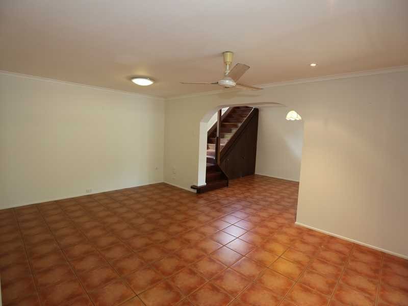 32 Centenary Drive, Boyne Island QLD 4680